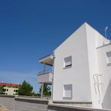With A Parking Space - Mulo, Zadar - 12083 Appartamento Vrsi